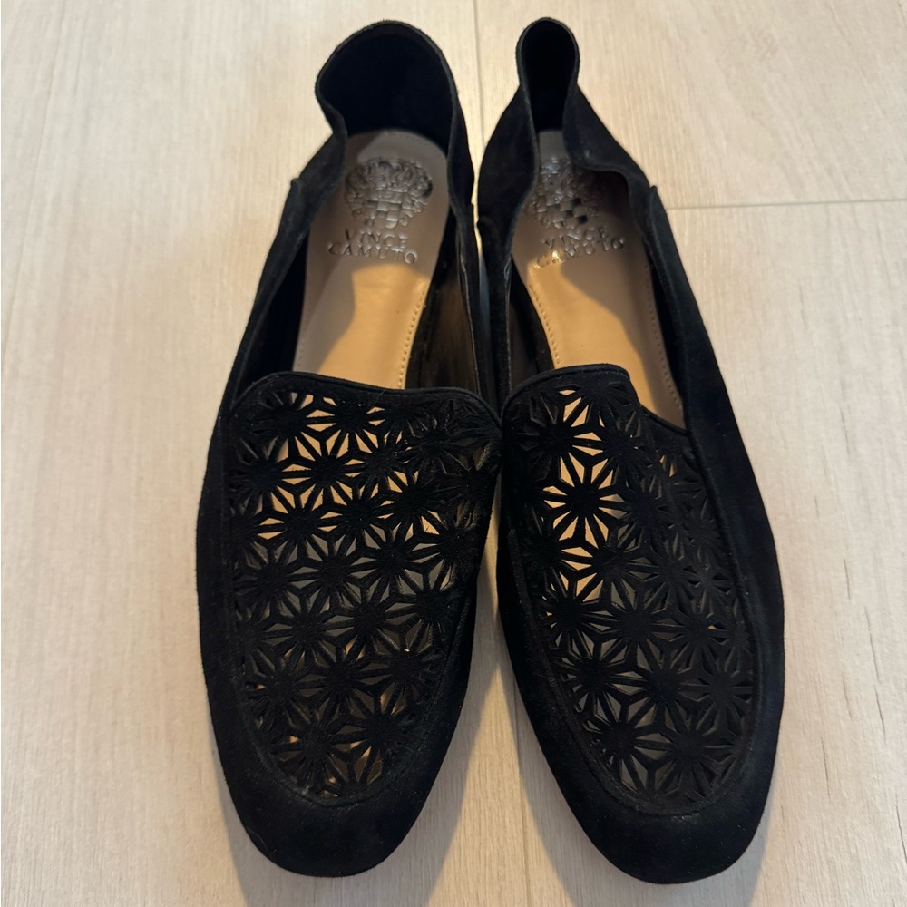 NWOT - Never worn - Vince Camuto Black Cutout Loafers